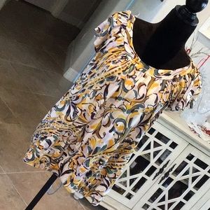 SoCa St. John flutter sleeve t, loose elastic bottom, size M